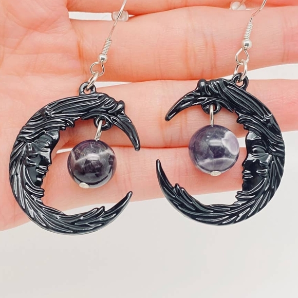 Moon phase, Crescent, beaded, black, witch, goth, - Picture 2 of 3